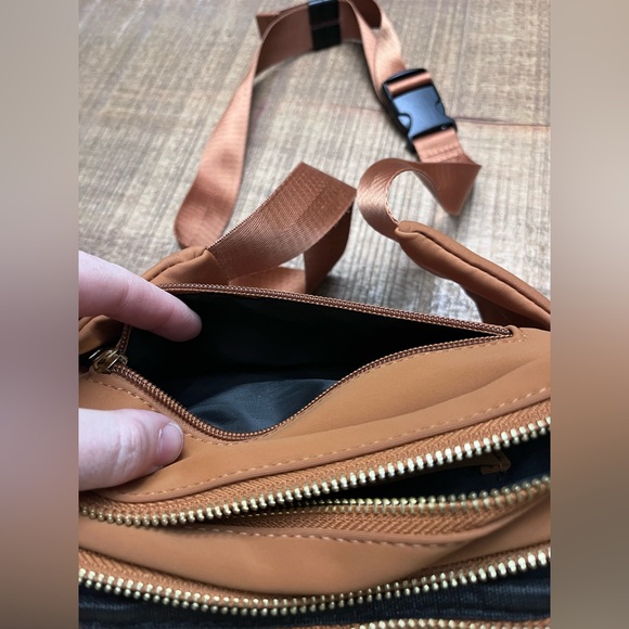 Tan Fanny Pack for Anyone! - Picture 6 of 6